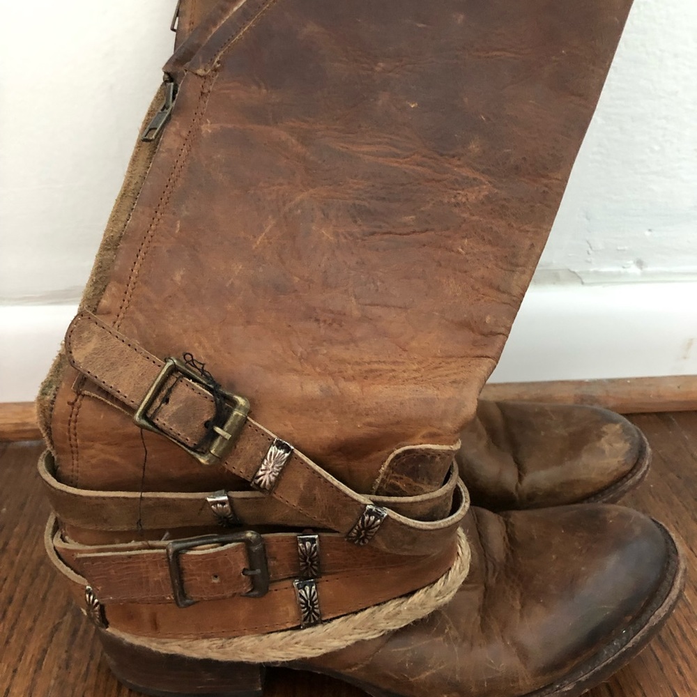 Freebies distressed boots.